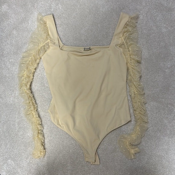 Free People Mesh Polka Dot Detail Sleeves Cream Bodysuit size L - Picture 5 of 8